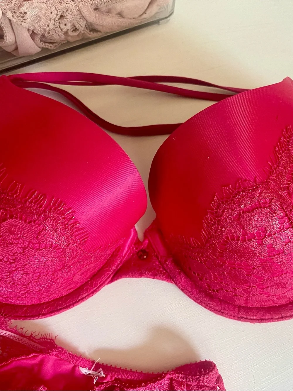 Victorias Secret Red Lace Satin Push-Up Bra & Bikini Panty Set 32DD & Small
